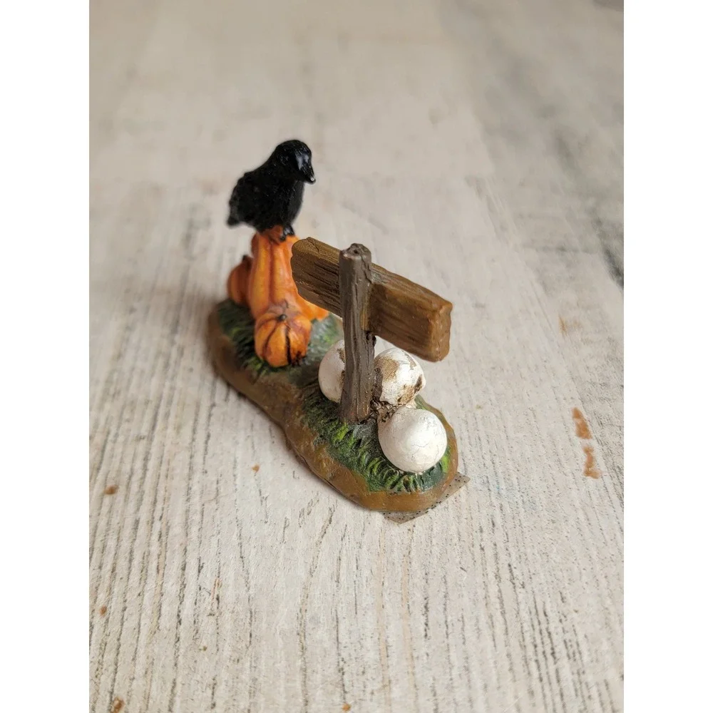 Village turn back sign Halloween crow pumpkin accessory skull bird home
